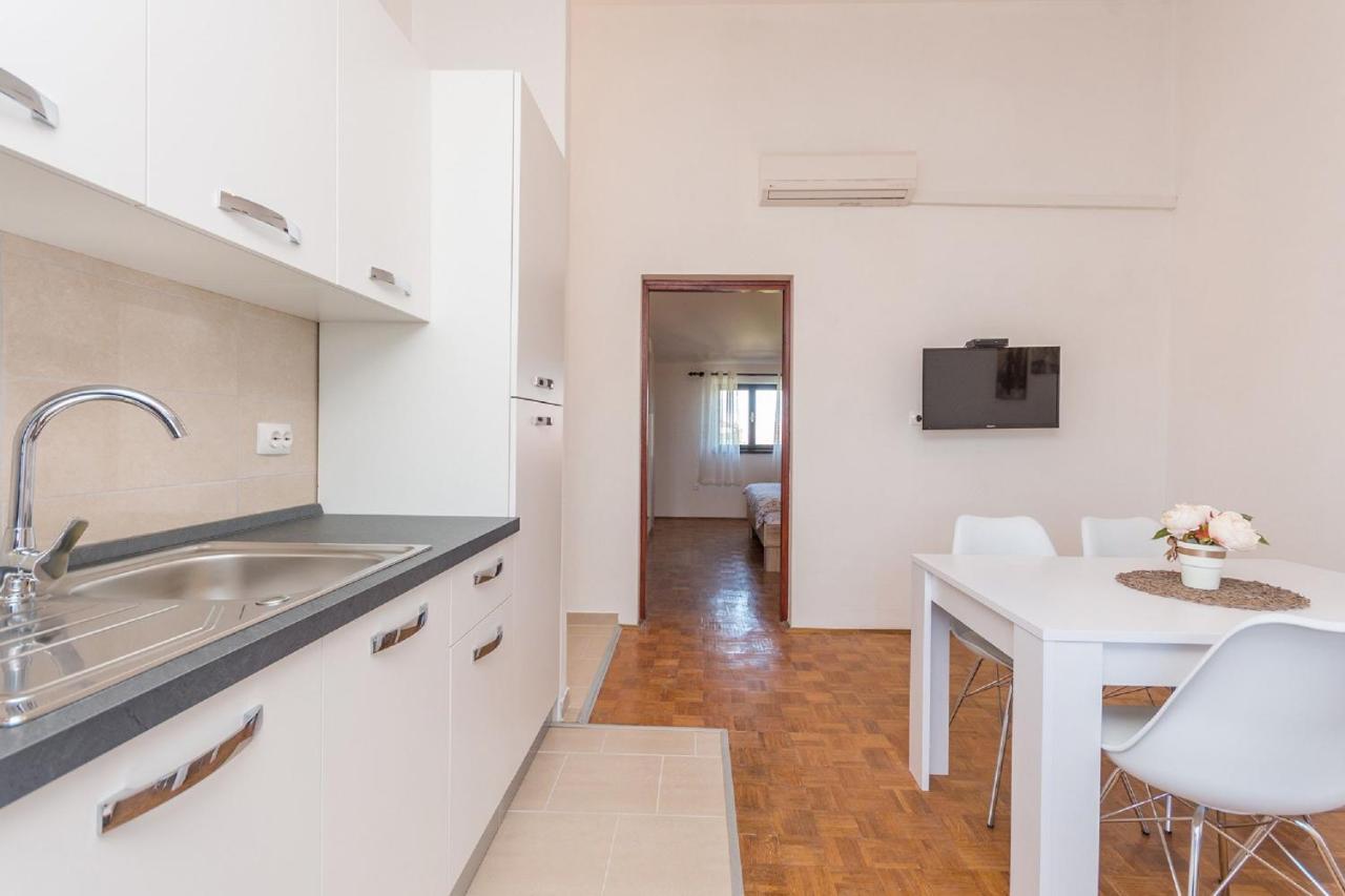 Apartment Lucija 비오그라드나모루 외부 사진