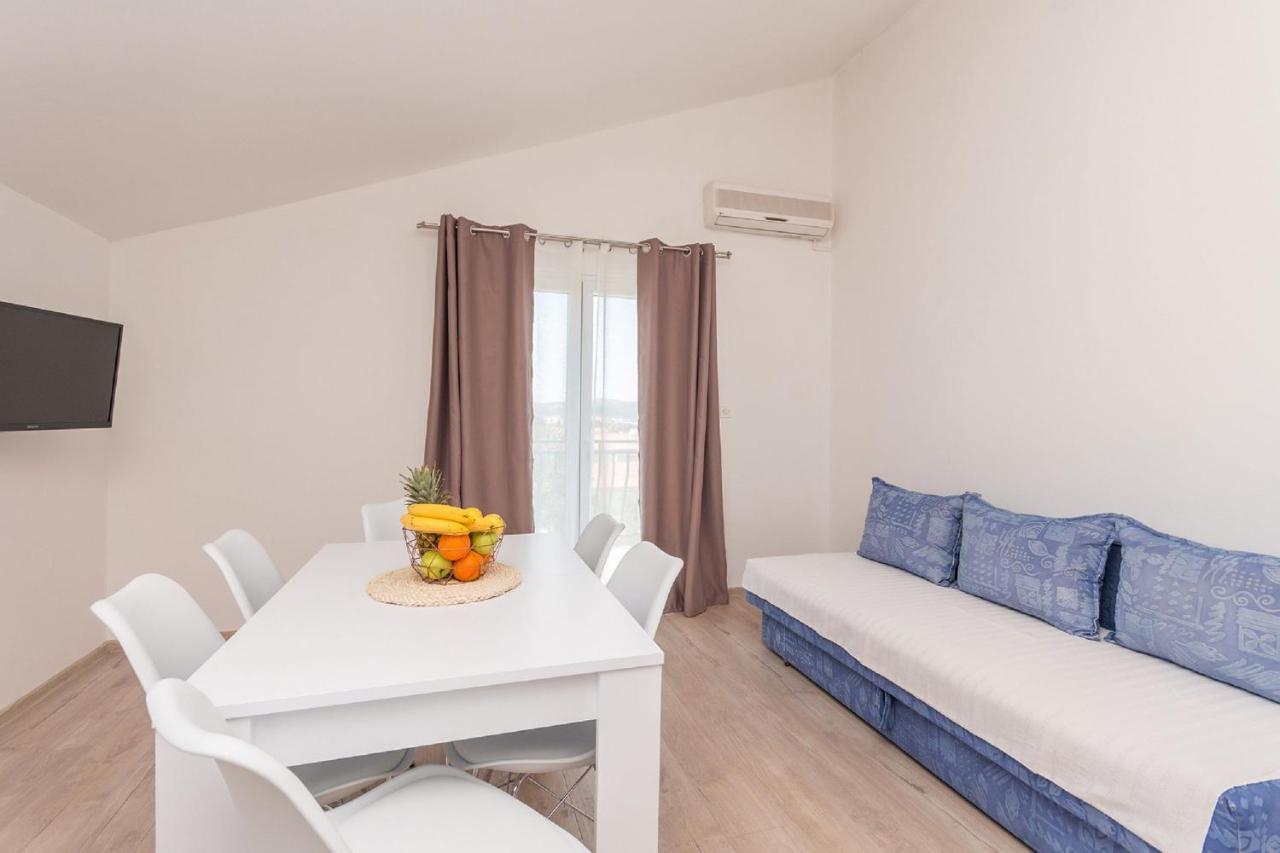 Apartment Lucija 비오그라드나모루 외부 사진