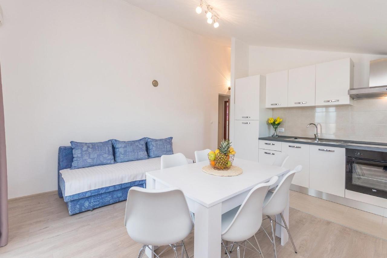 Apartment Lucija 비오그라드나모루 외부 사진